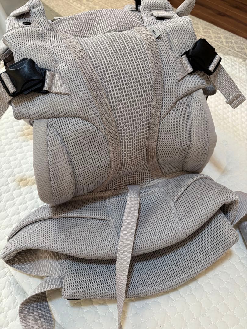 Aprica ラクリス 抱っこ紐 ホワイトアッシュ