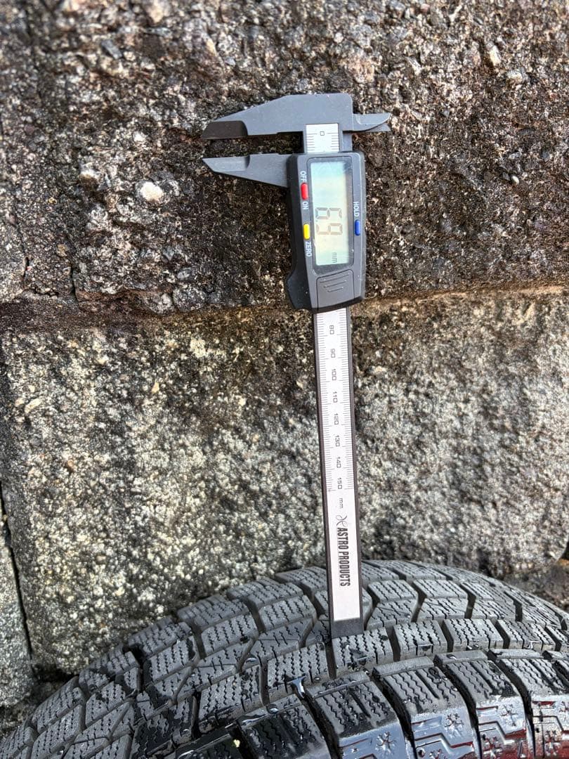 ダイハツ LA600S タントカスタムRS 15インチスタッドレス