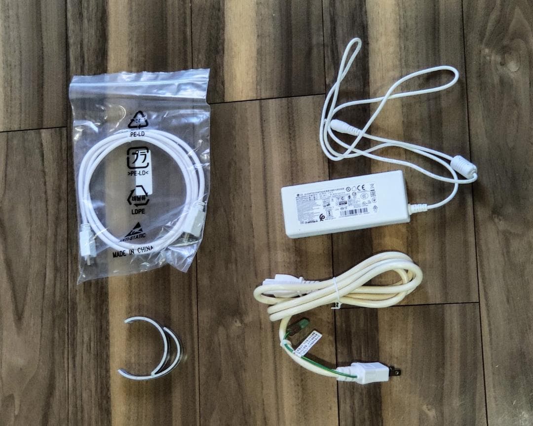 4Kモニタ 31.5インチ LG 32UN550 ホワイト