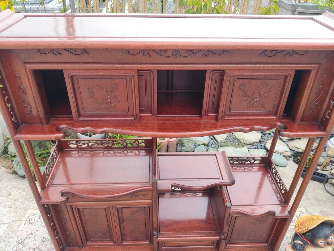 (送料設置込み)高級茶棚☆茶箪笥☆唐木飾り棚☆収納棚☆透かし彫り☆無垢