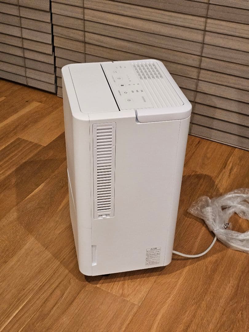 2025年製 アイリスオーヤマ コンパクトクーラー ICA-0302G-W