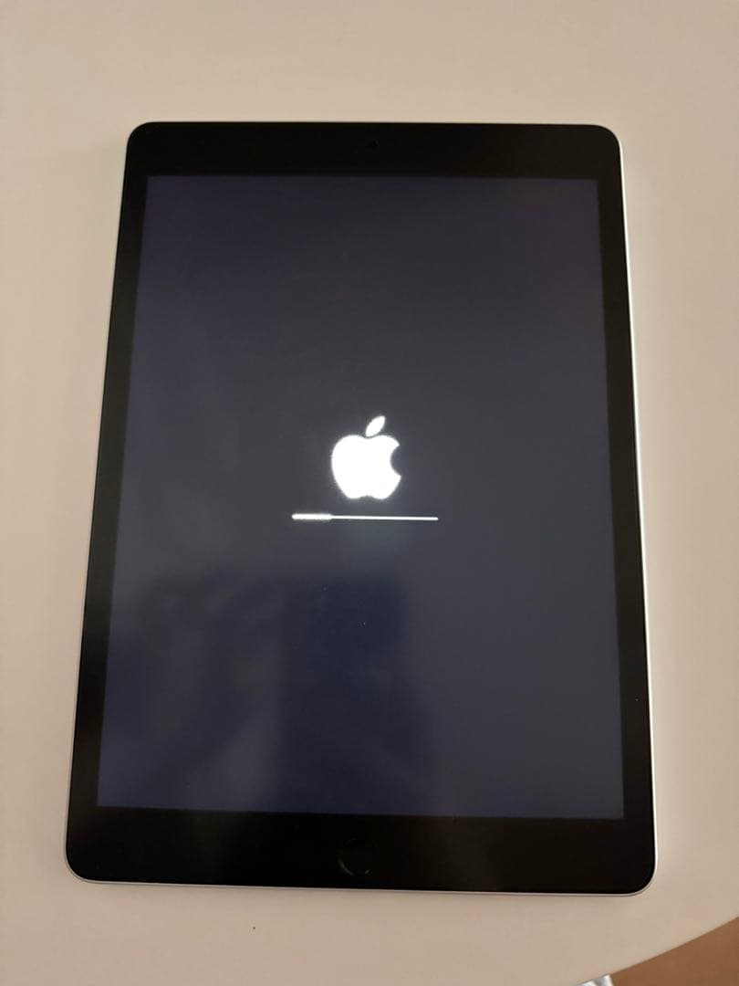 Apple iPad 第9世代　64G シルバー 本体