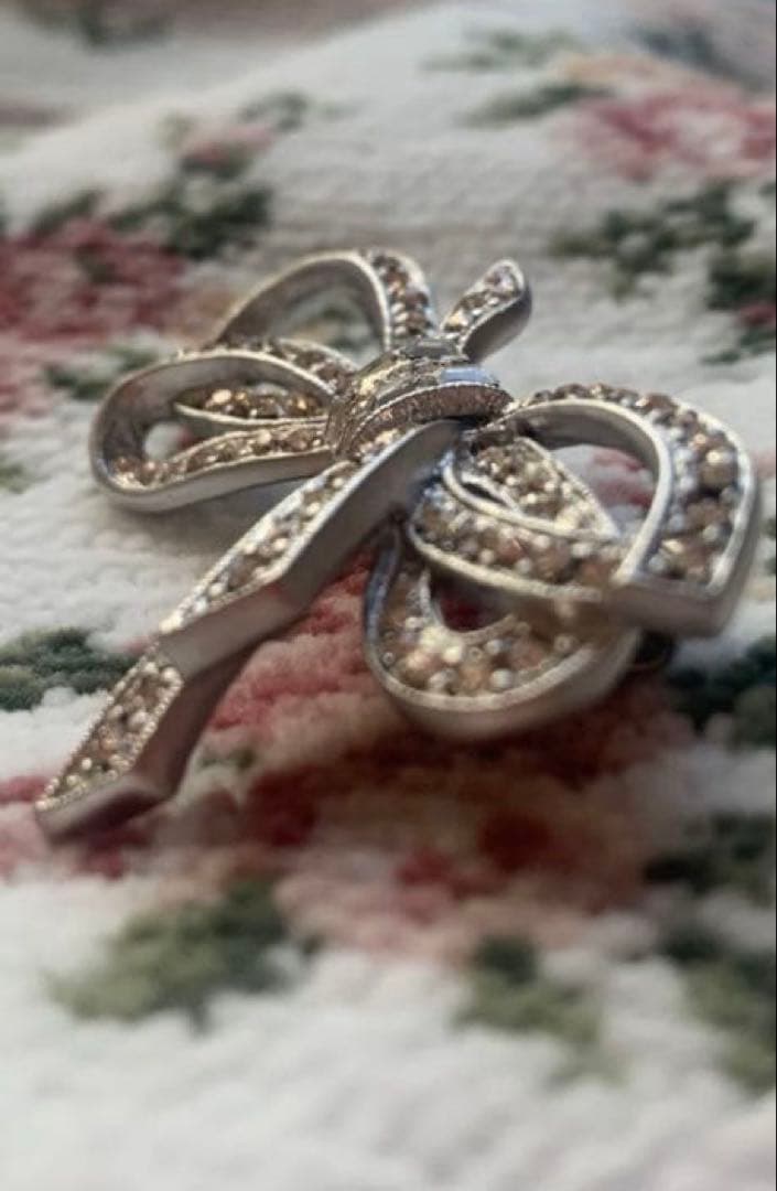 【美品】FOXEY ˚✧₊リボン型ブローチ˚✧₊⁎