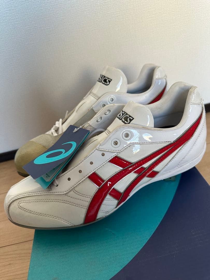 【新品未使用】asics スパイク　28.5cm