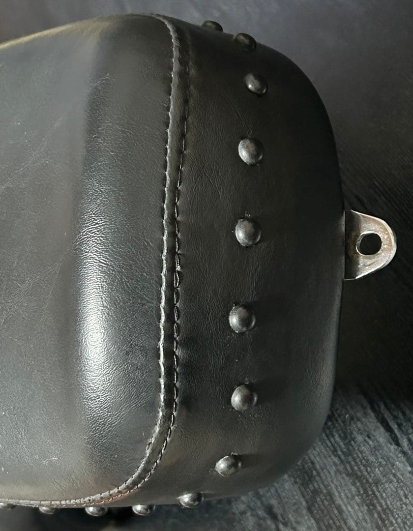 美品　ハーレーダビッドソン　95FXSTSBバッドボーイ純正ノーマルシート　希少