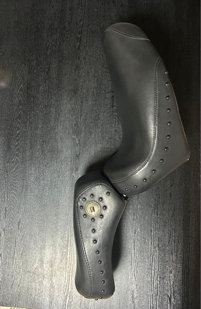 美品　ハーレーダビッドソン　95FXSTSBバッドボーイ純正ノーマルシート　希少