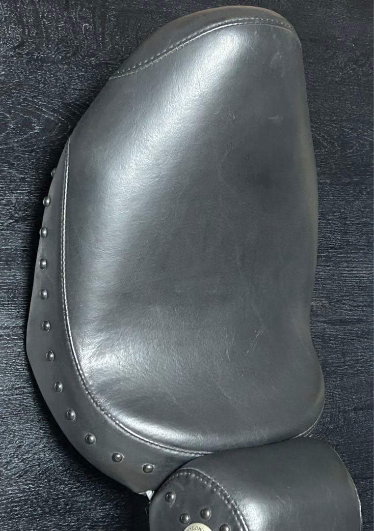 美品　ハーレーダビッドソン　95FXSTSBバッドボーイ純正ノーマルシート　希少