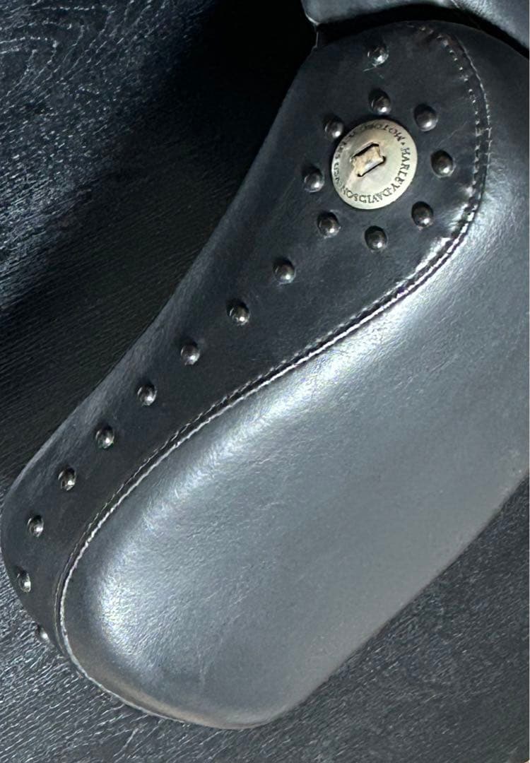 美品　ハーレーダビッドソン　95FXSTSBバッドボーイ純正ノーマルシート　希少