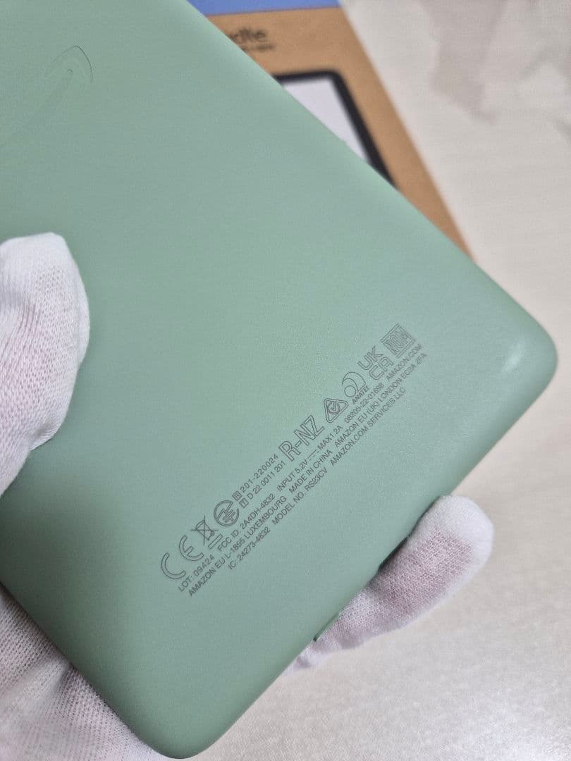 【美品】Kindle 2024年発売 第11世代 16GB 本体 純正カバー付き
