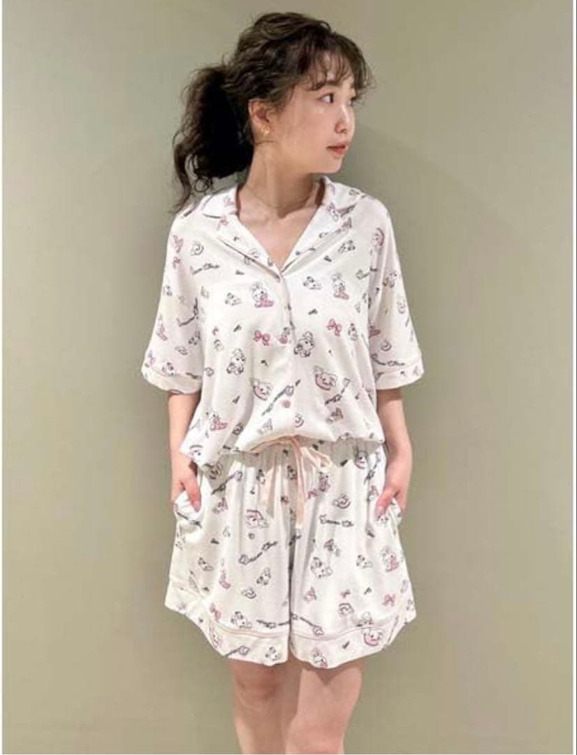 新品未使用　SNIDEL カットプリントシャツ×ショートパンツ　フリーサイズ