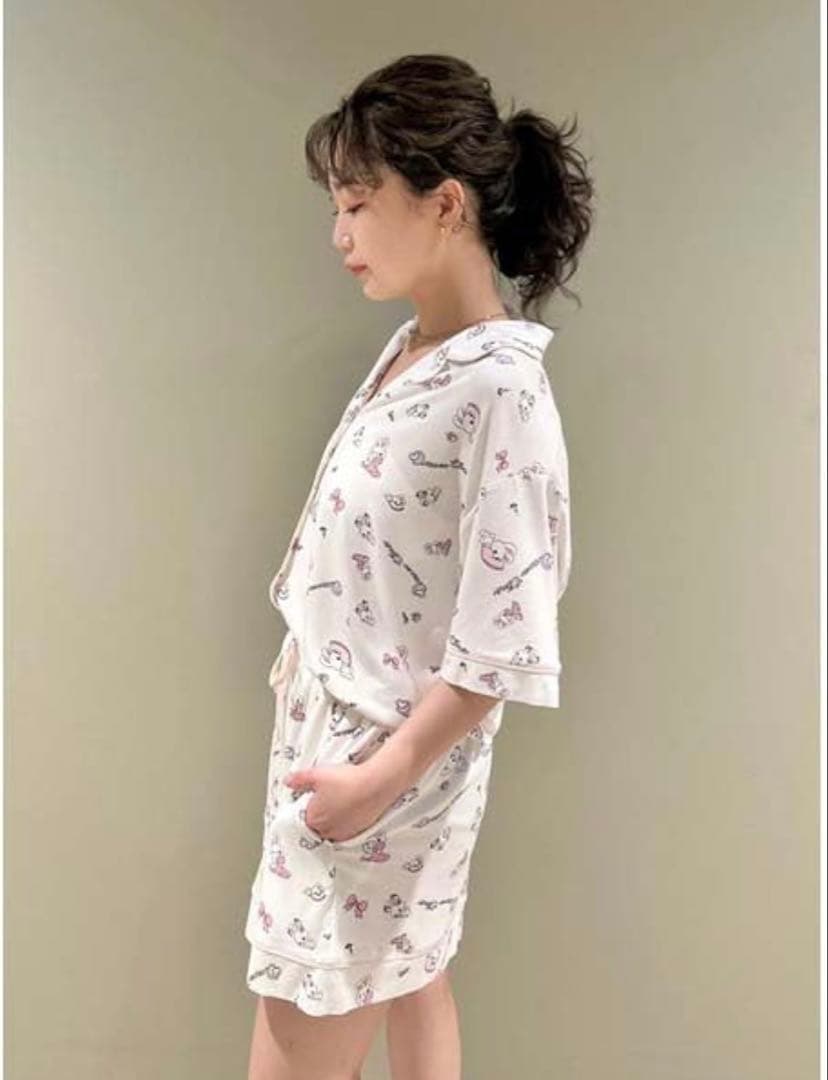 新品未使用　SNIDEL カットプリントシャツ×ショートパンツ　フリーサイズ