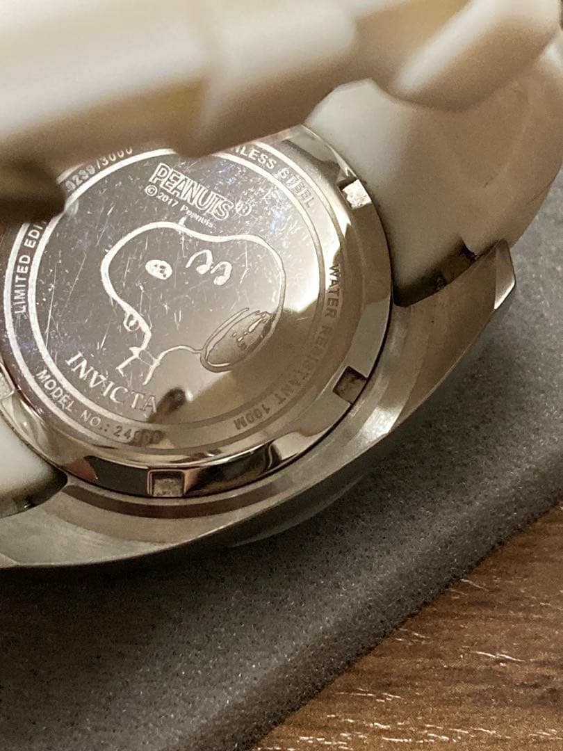 INVICTA SNOOPY 腕時計 ホワイト/シルバー