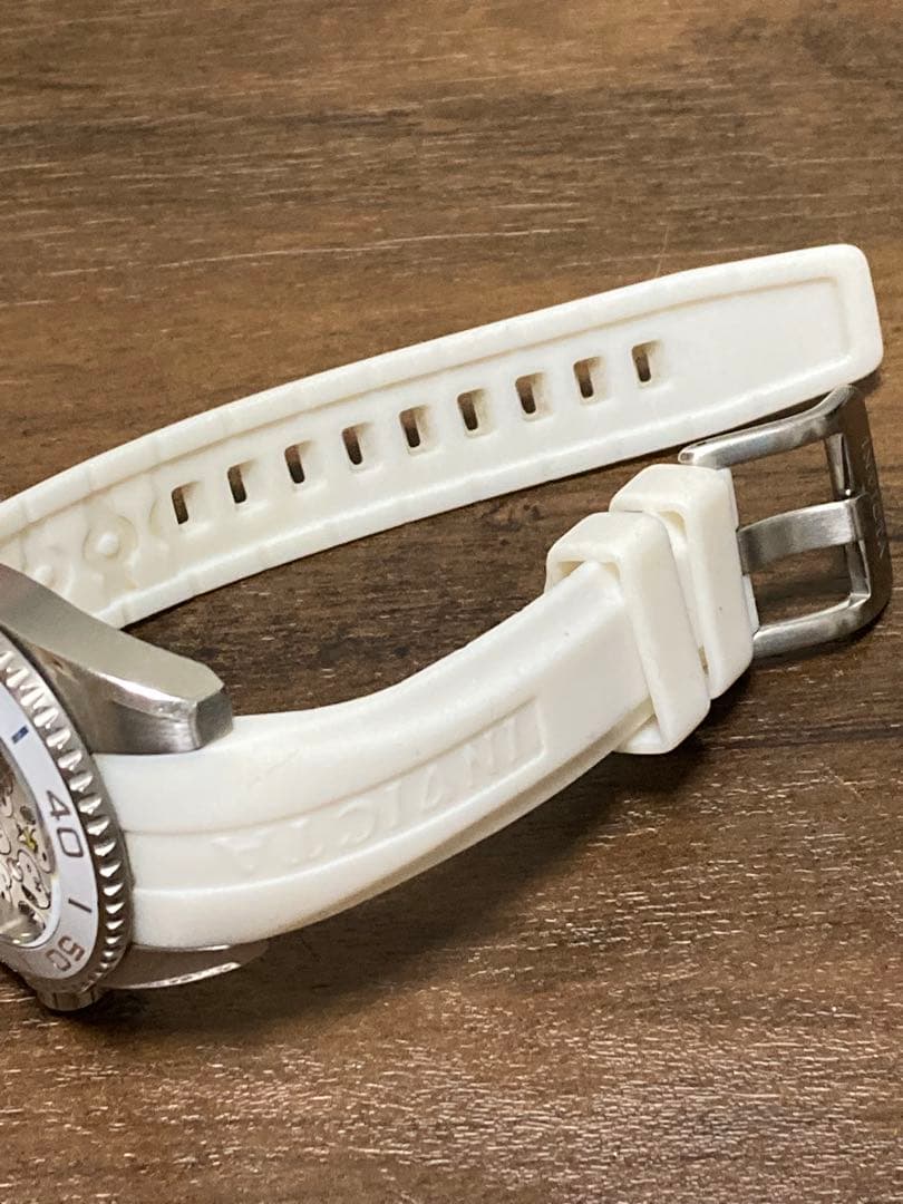 INVICTA SNOOPY 腕時計 ホワイト/シルバー