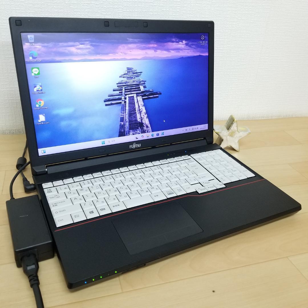 期間限定 新品SSD Win11 即使用可ノートPC 富士通 (B1656)