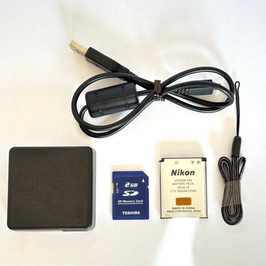 【美品】Nikon coolpix A300 ニコン　デジガメ　SDカード2GB