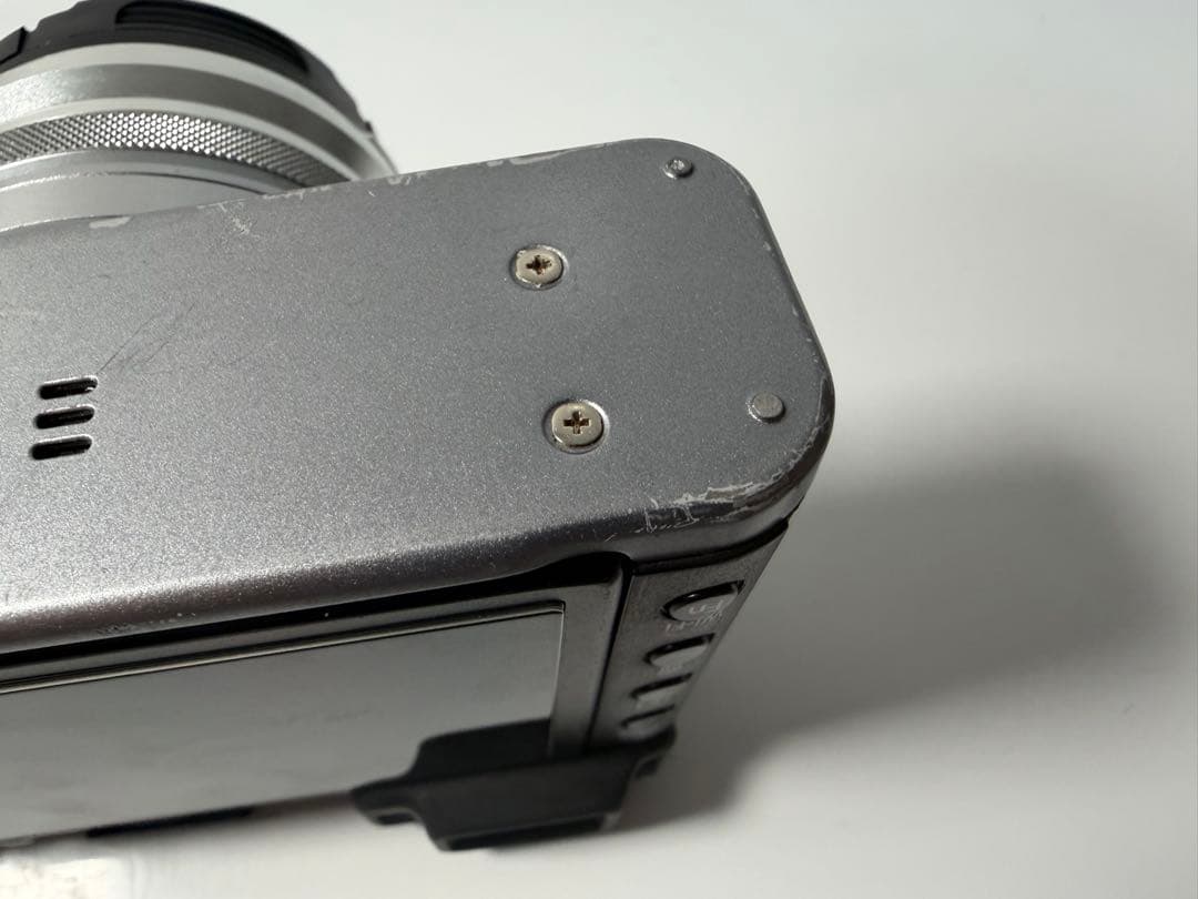 Fujifilm X100T シルバー ショット数9300回