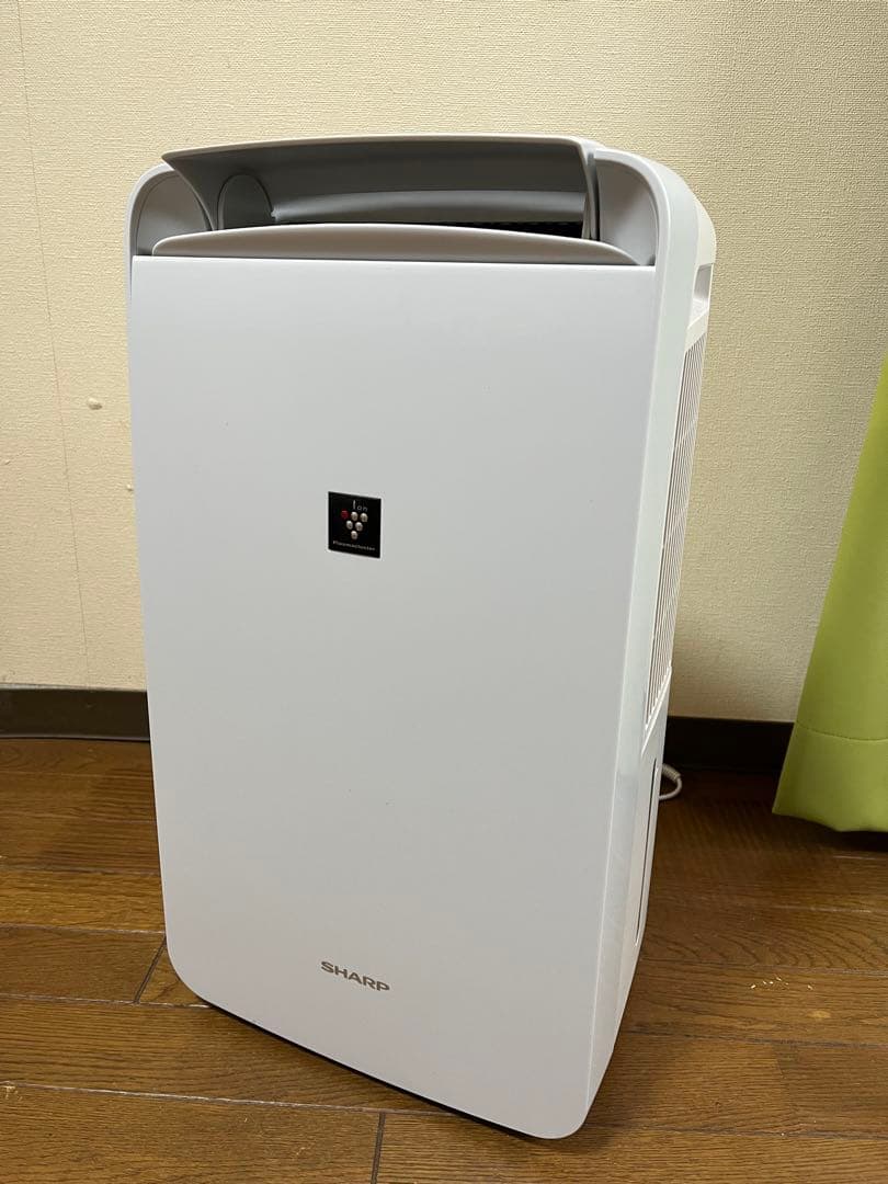 a*u様 や*ち様 除湿機　シャープ　SHARP CM-N100-W