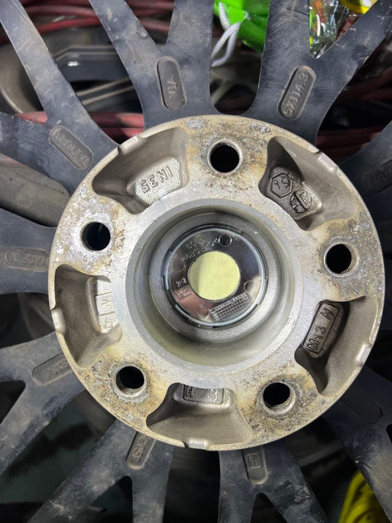 Wedsレオニス　LEONIS 19インチ8J +35