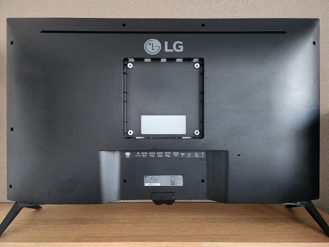 モニター4K対応42.5インチIPS LG 43UN700T-B