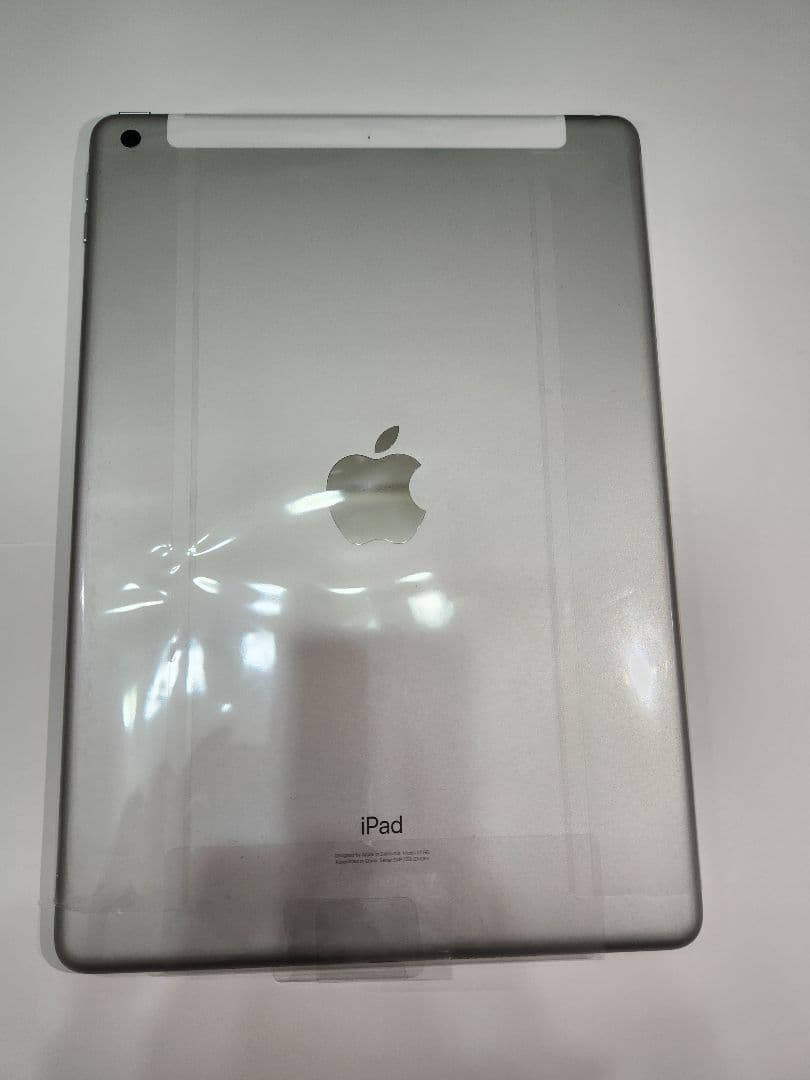 iPad (第7世代) 32GB Wi-Fi+Cellular シルバー