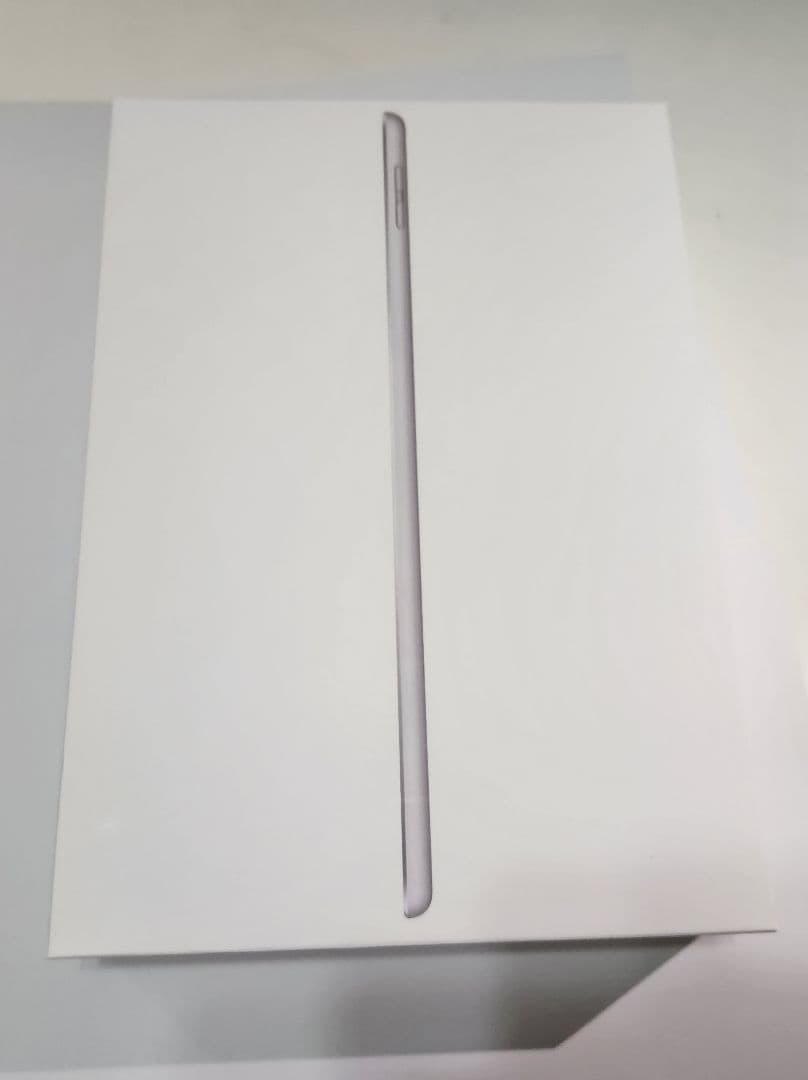 iPad (第7世代) 32GB Wi-Fi+Cellular シルバー