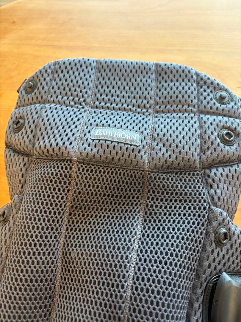 美品！ベビービョルン 抱っこ紐 ベビーキャリア ハーモニー メッシュ