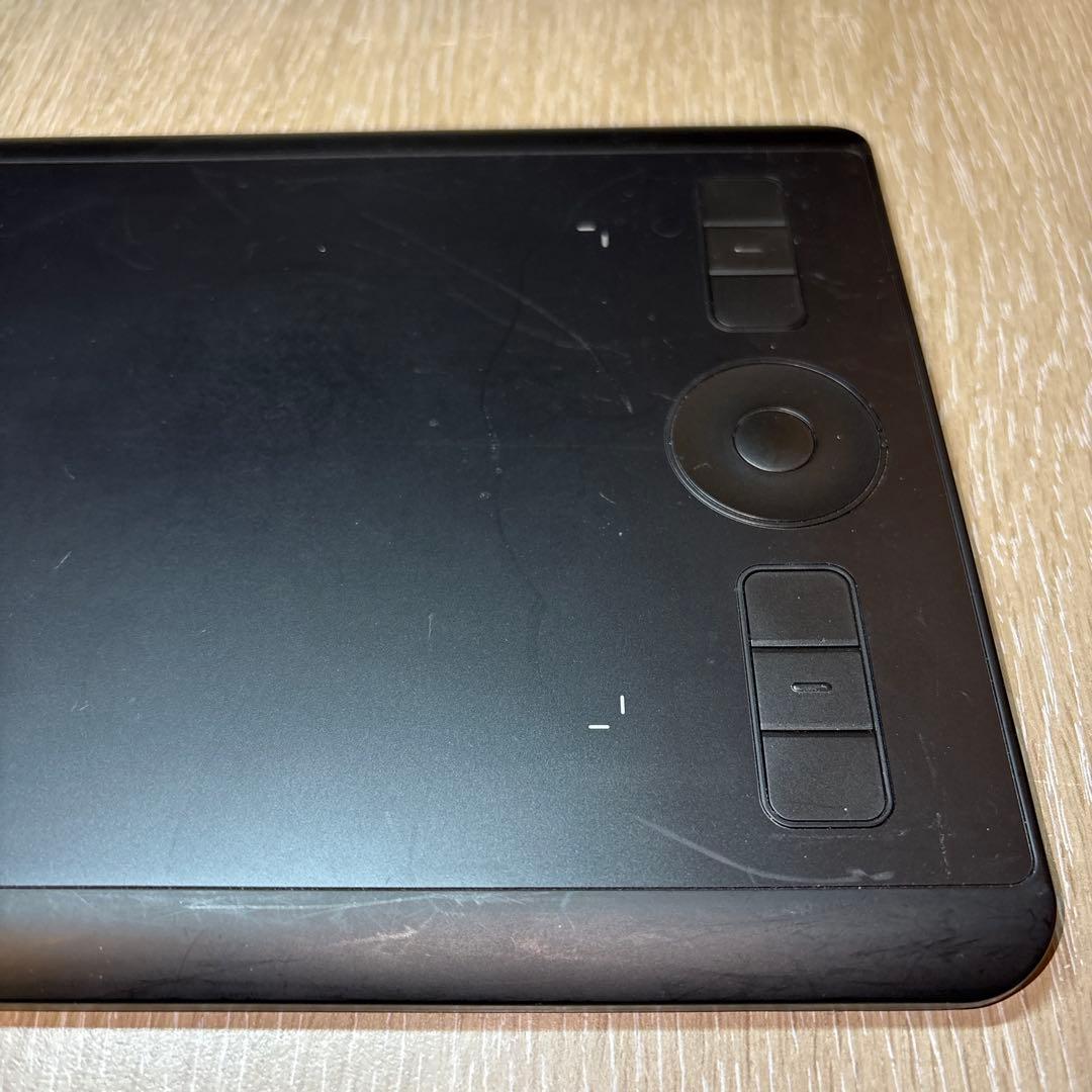 液タブ・ペンタブ Wacom Intuos Pro (2017) Small PTH-460