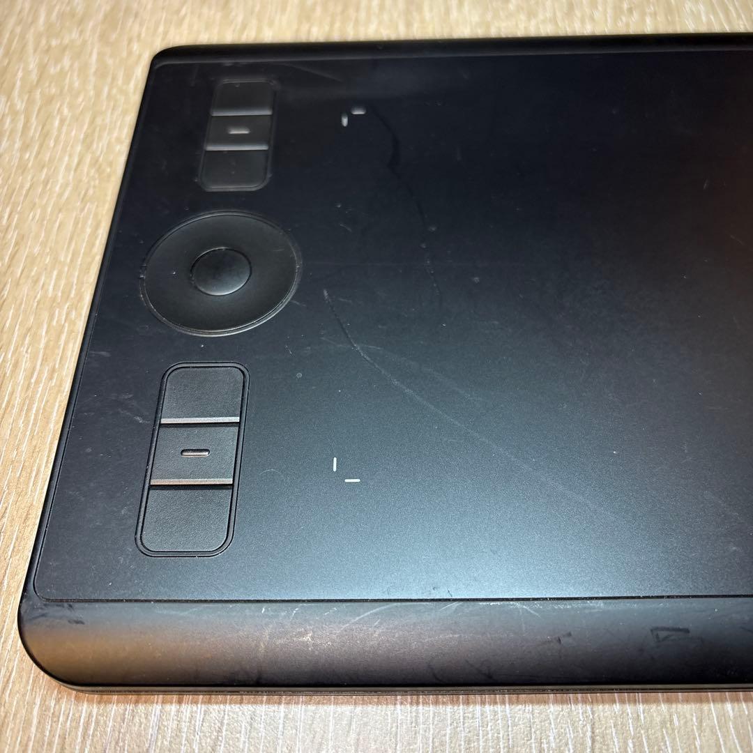 液タブ・ペンタブ Wacom Intuos Pro (2017) Small PTH-460