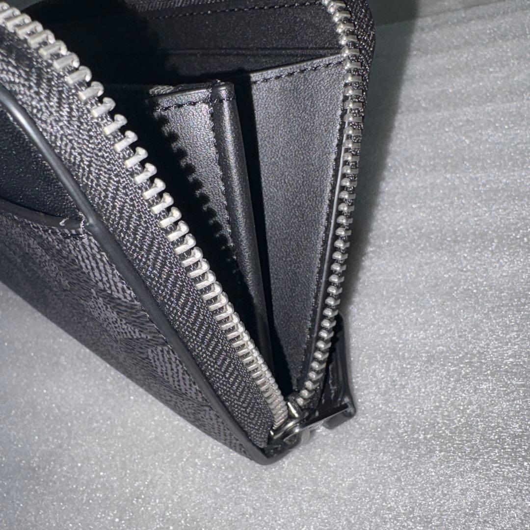 COACH ブラック 長財布 型押しデザイン今なら安くします！