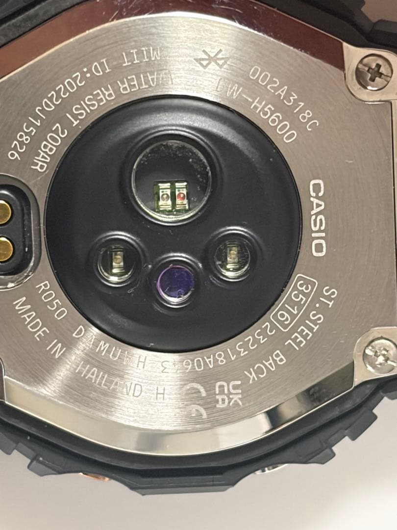 ★送料無料・未使用★お洒落　カシオ　G-SQUAD DW-H5600MB-1JR