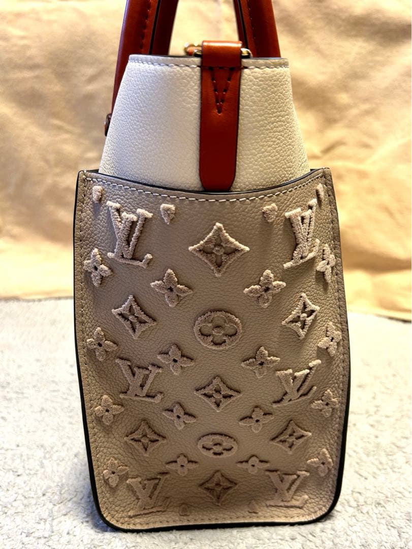《新品未使用》LOUIS VUITTON オンマイサイド MM