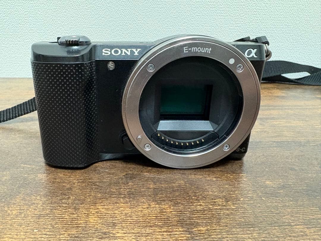 カメラ　ソニー　ミラーレス　α5000 ボディのみ