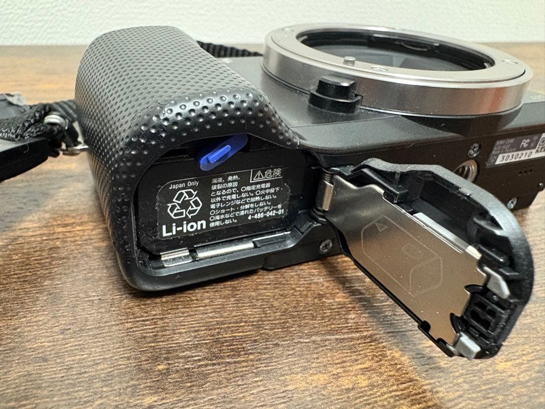 カメラ　ソニー　ミラーレス　α5000 ボディのみ