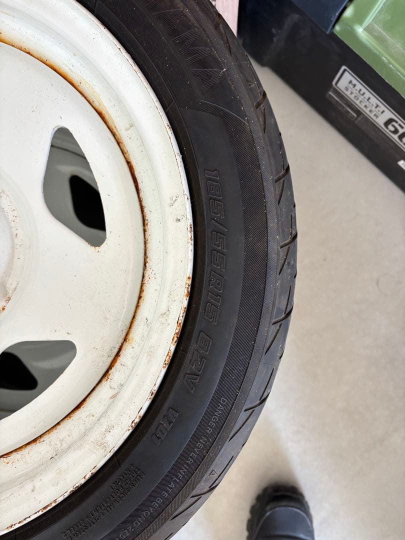 りょーた　 185/60R15 ホワイト tc01