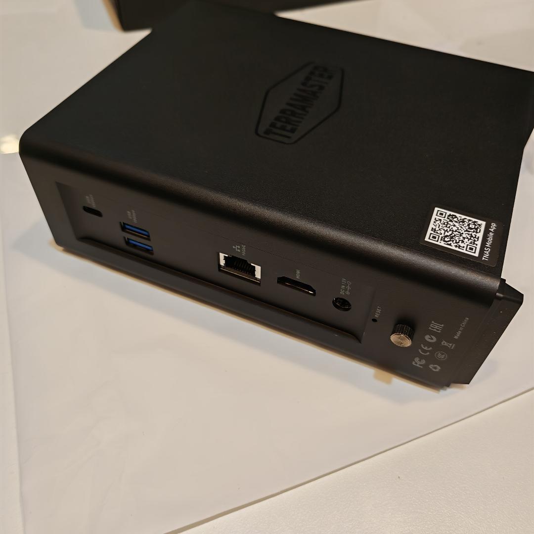 TERRAMASTER 8ベイ F8 SSD NAS 10GbE 8GB