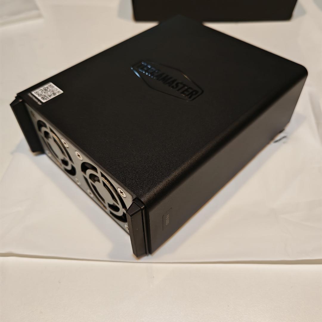 TERRAMASTER 8ベイ F8 SSD NAS 10GbE 8GB