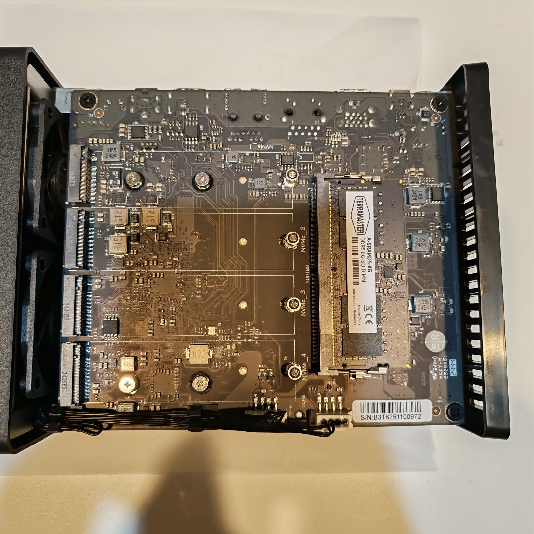 TERRAMASTER 8ベイ F8 SSD NAS 10GbE 8GB