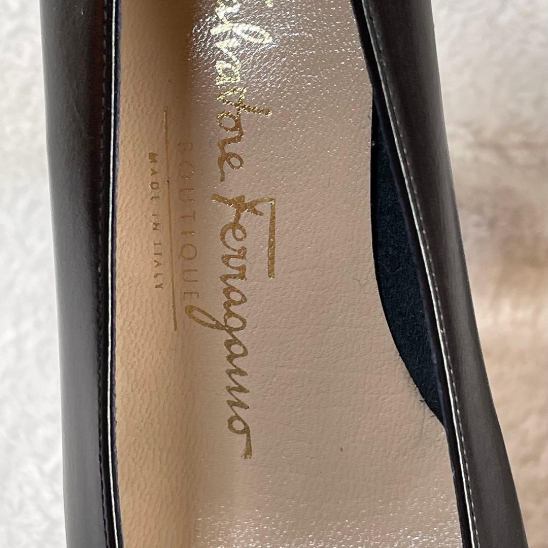 未使用 サルヴァトーレ フェラガモ パンプス ヴァラ リボン ブラック