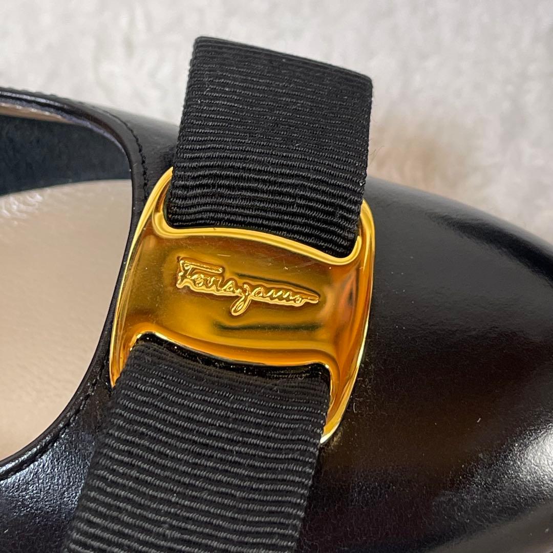 未使用 サルヴァトーレ フェラガモ パンプス ヴァラ リボン ブラック