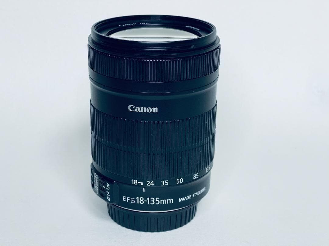 美品✨Canon キヤノン EF-S 18-135mm F3.5-5.6 IS