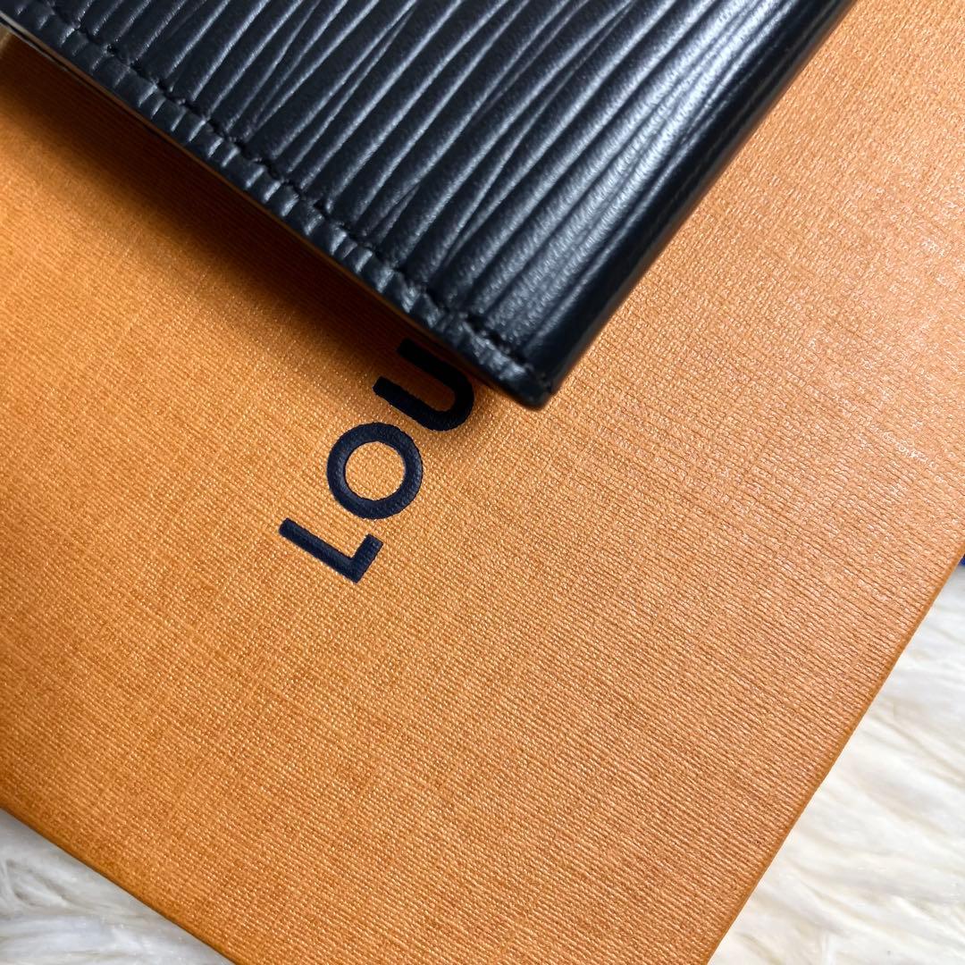 【未使用級】ルイ・ヴィトン 名刺入れ エピ アンヴェロップ カルトドゥヴィジット