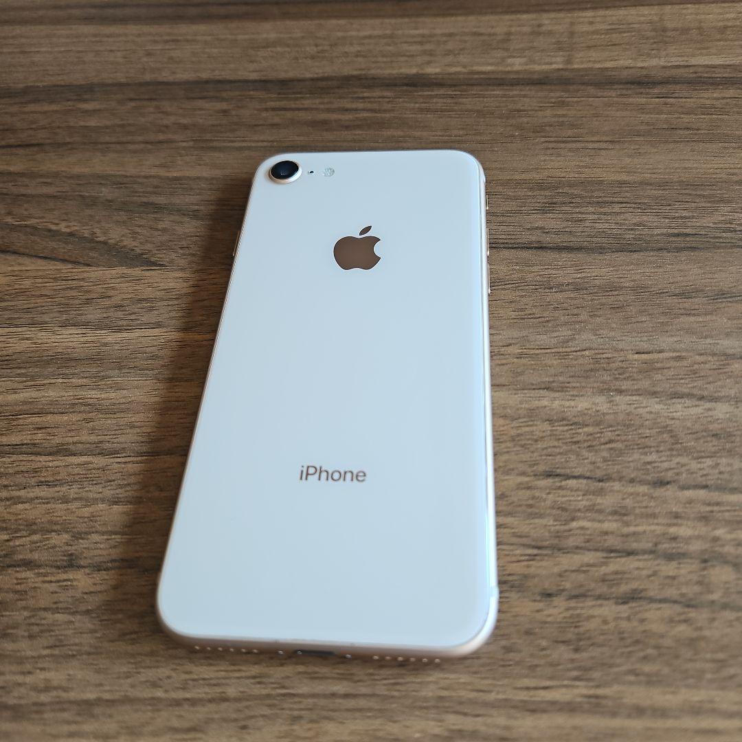 L*）様 iPhone8 64GB ゴールド au SIMロック解除済