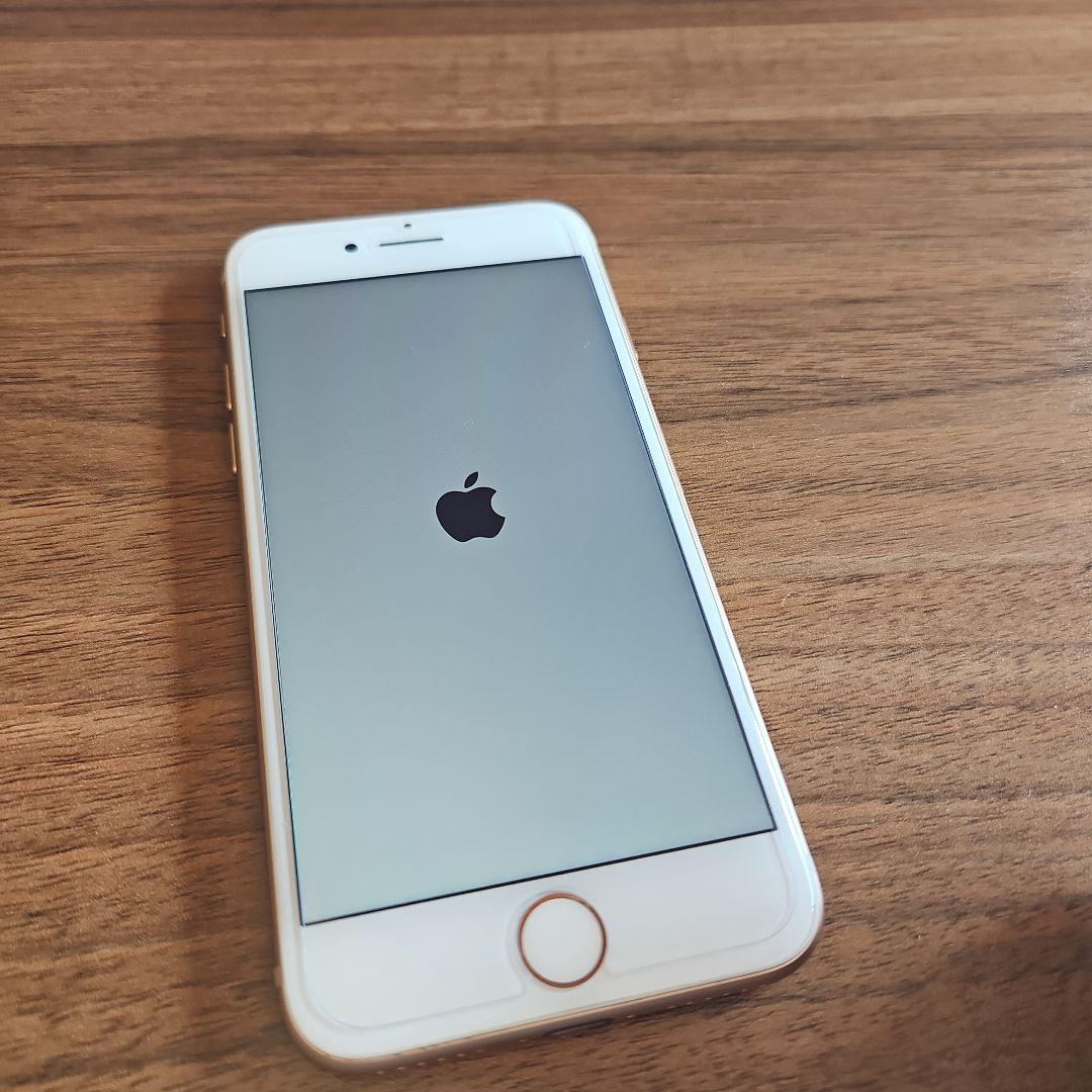 L*）様 iPhone8 64GB ゴールド au SIMロック解除済