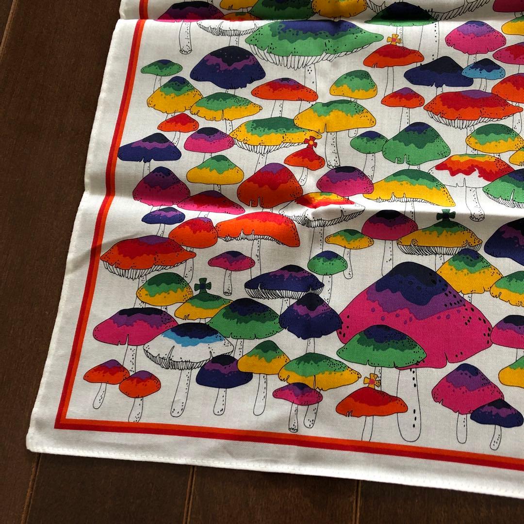 未使用　Vivienne Westwood ハンカチ　きのこ　総柄　キノコ