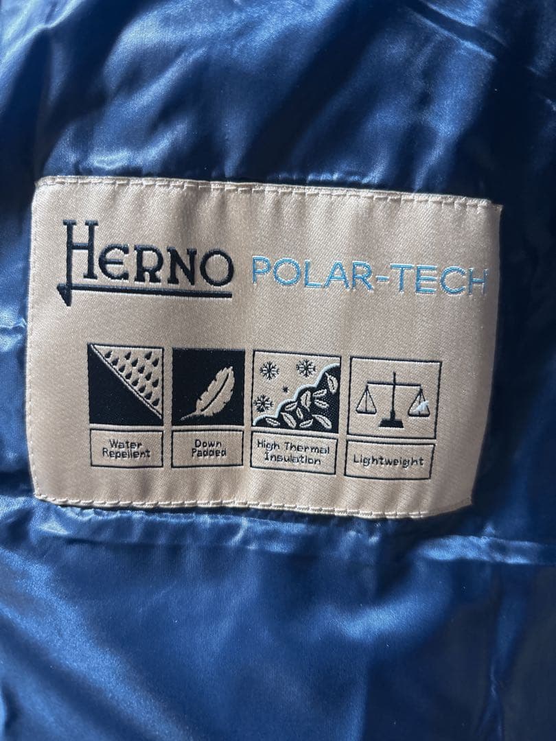 【土日限定割引】HERNO ネイビー ボタン付き ショートダウンジャケット