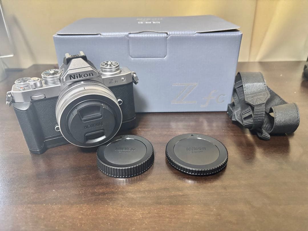 Nikon Z fc 16-50 VR レンズキット シルバー グリップ付き