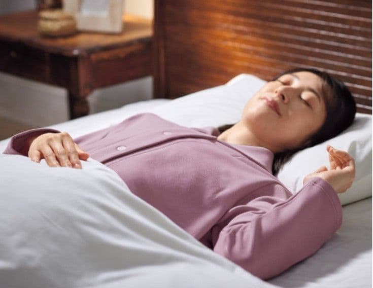 シャルレ　EB774 婦人ナイティ　起毛素材 パジャマ