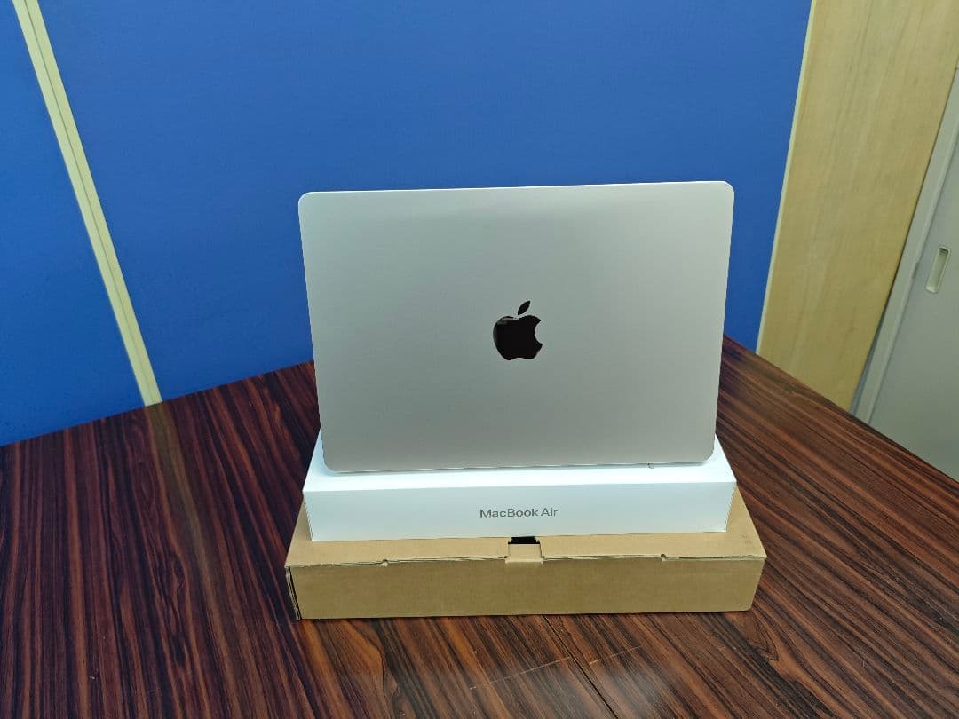 MacBook Air 13.6インチM3 2024年モデル8GB/256GB
