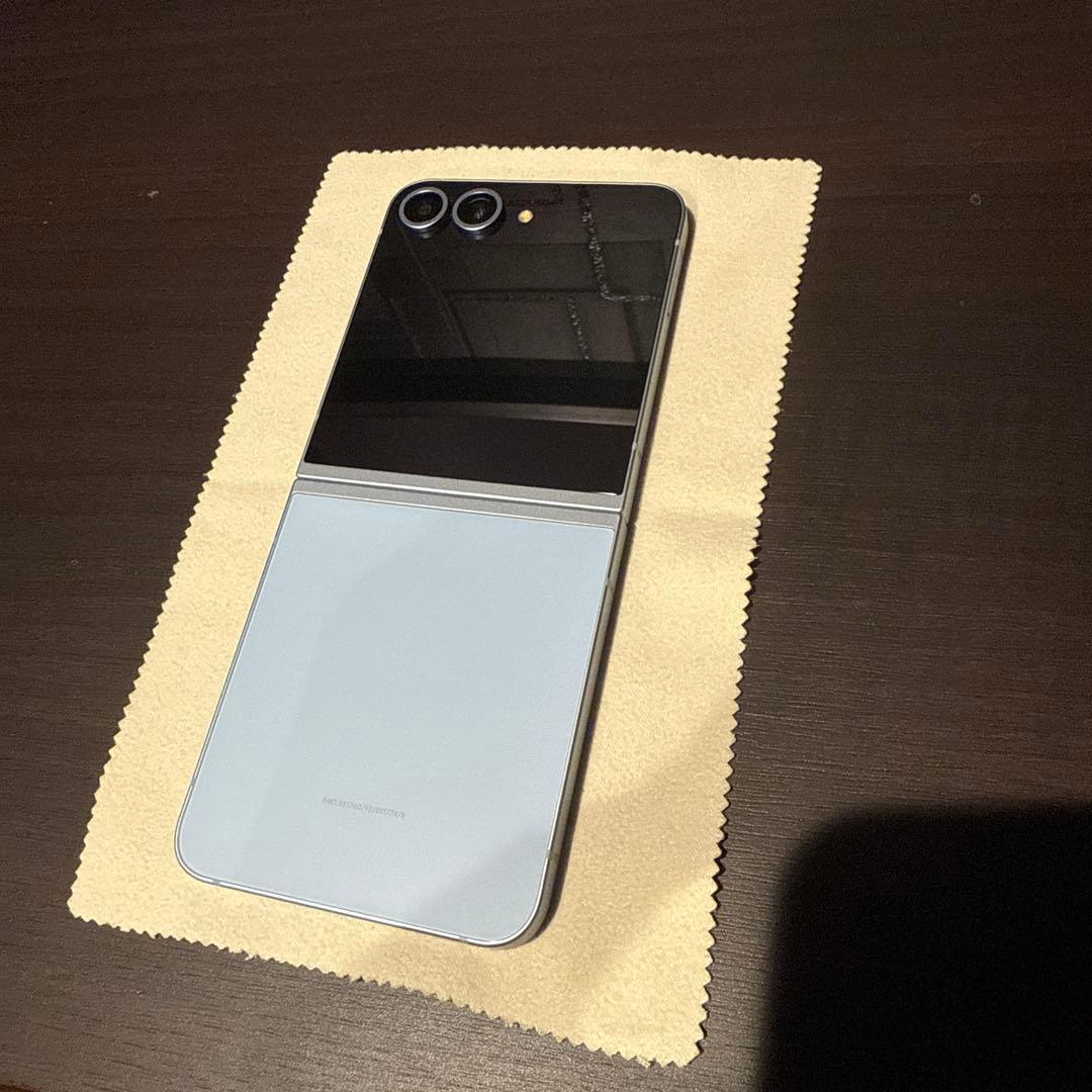 【美品】Galaxy Z Flip6 256GB ブルー