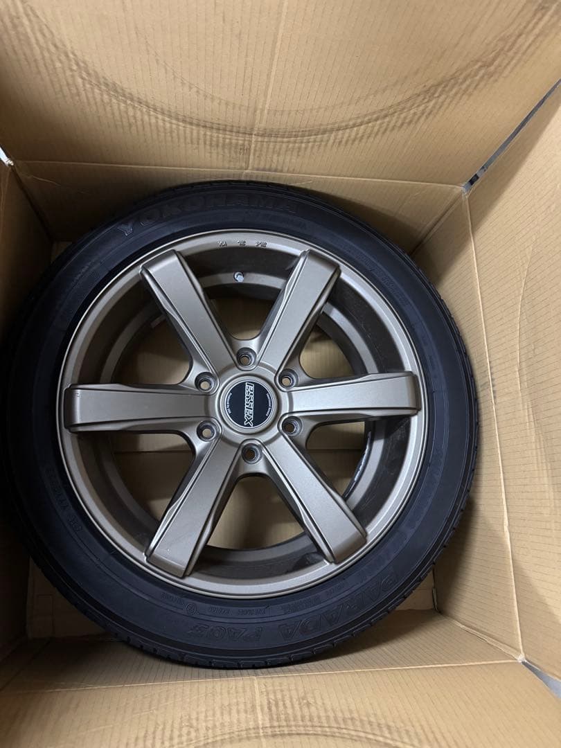 ハイエース　essex 18インチ ホイールタイヤセット